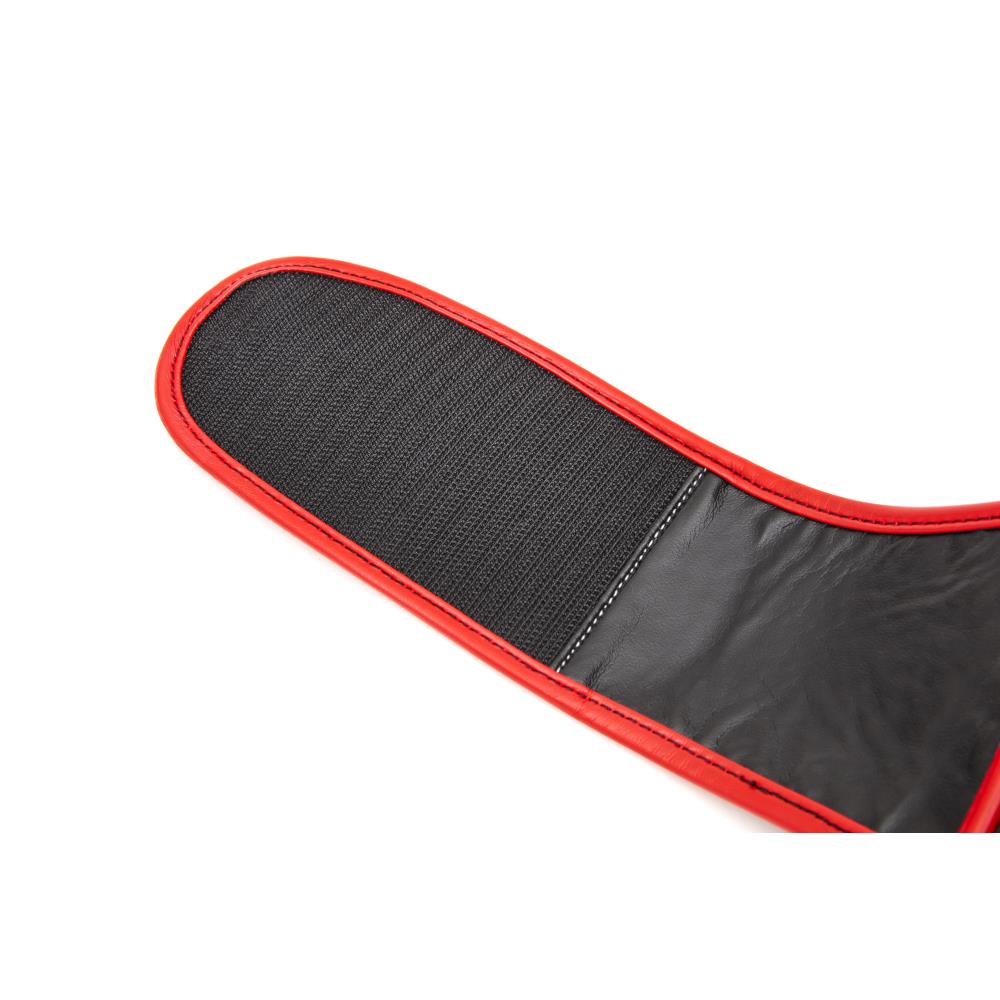黑红色皮革拳击手套产品图